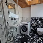 Chiemgau 90 Qm 3 Balkon アパート Übersee